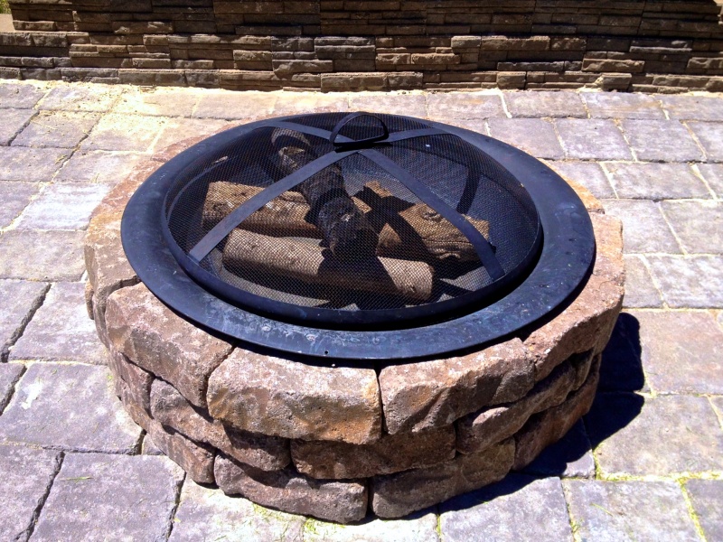 Diy Fire Pit Patio And Bench, Retaining Wall Fire Pit Diy